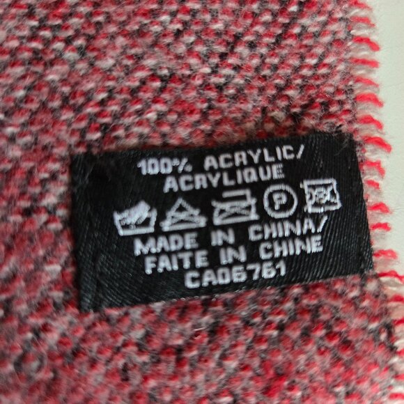 Gray black and red scarf/shawl. - Picture 9 of 9
